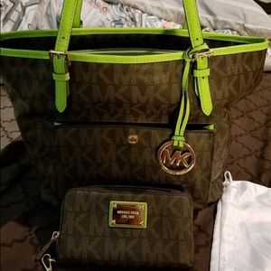 Michael Kors Tote and Wristlet Set
